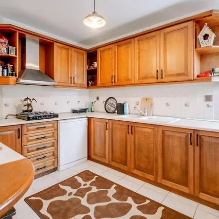 Villa Sapanca Genis Gol Manzarali Sakarya (Marmara)